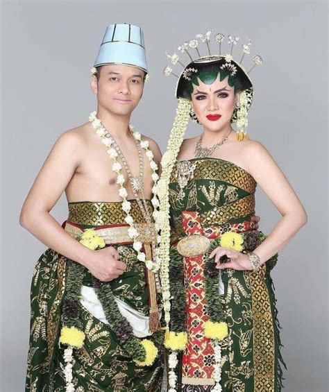 Jenis Jenis Pakaian Adat Jawa Dalam Resepsi Pernikahan Kaesang Dan My