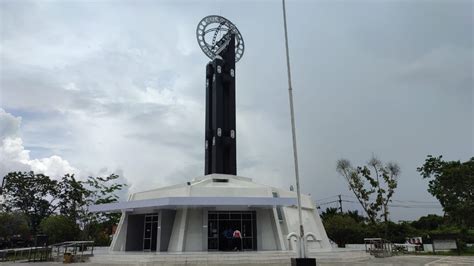 Tugu Khatulistiwa Pontianak Wisata Bersejarah Yang Memiliki Fenomena