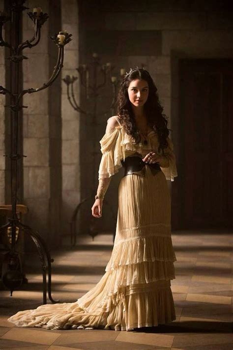 Reign Fashion I Was Seriously Born In The Wrong Century