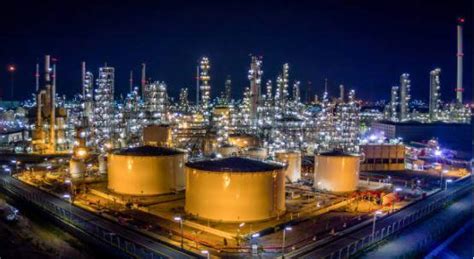 During the switchover process, there is a mixing of heavy fuel oil with a low aromatic hydrocarbon distillate fuel. Types of Pumps Used in Oil & Gas Industry - Upstream ...
