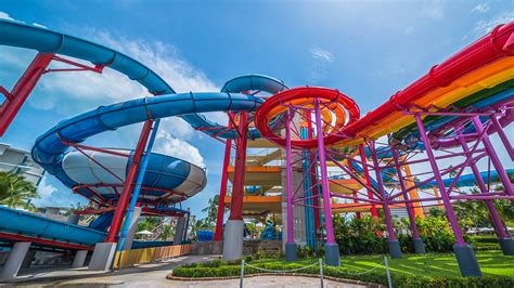 Covering over 6 acres of land, the water park features exciting slides, a wave pool, a 335 meters long lazy river, dedicated kids zones and more. ซื้อบัตรเข้าสวนน้ำสแปลชจังเกิ้ลภูเก็ตราคาพิเศษ ...