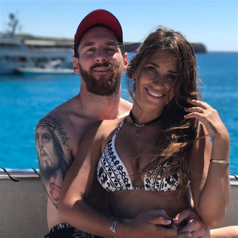 Fifa World Cup Lionel Messi And Antonella Roccuzzo Too Hot To