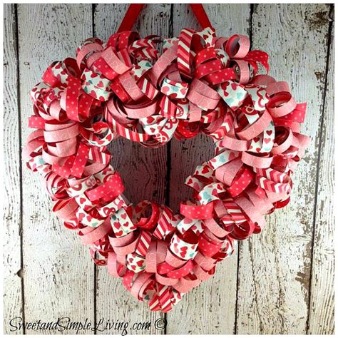 Valentines Day Heart Wreath With Free Tutorial