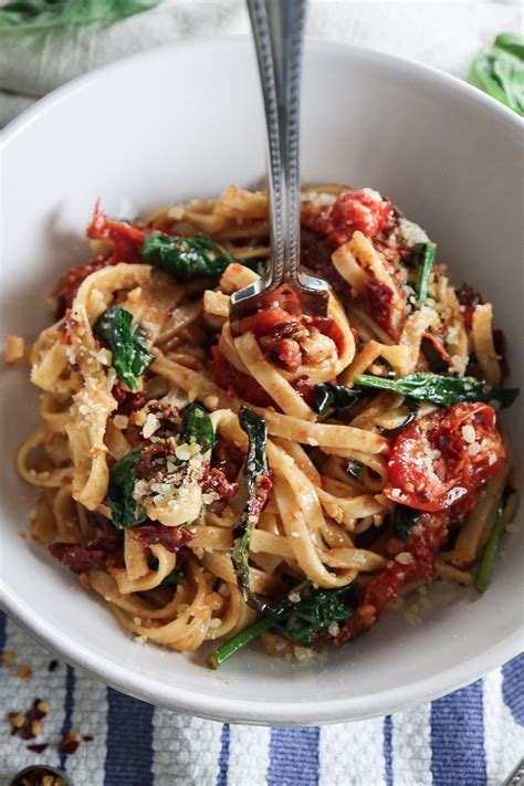 Spicy Tomato And Spinach Linguine Recipe Linguine Recipes Pasta