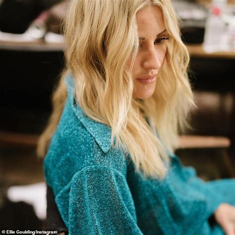 Ellie Goulding Posts Topless Snap While Getting Ready Backstage Daily Mail Online