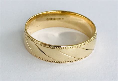 Stunning Vintage 9ct Yellow Gold Mens Wedding Ring Hallmarked London