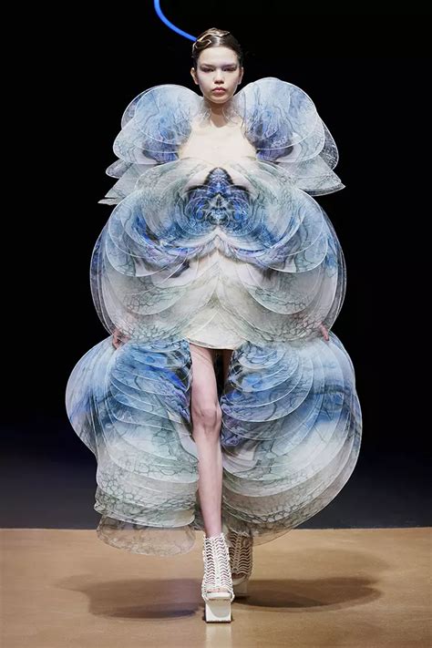 these are the haute couture looks everyone needs to know about