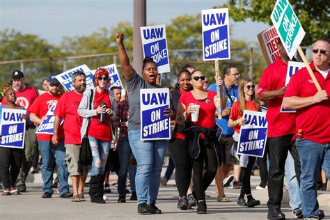 Uaw Says Gm Labor Talks Have Taken A Turn For The Worse Democratic