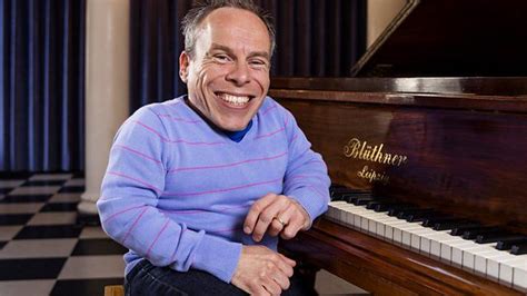 Warwick davis is an english actor. Warwick Davis discovers 'horrifying' fact about his great ...