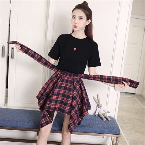 2018 Summer Skirt And Top Set Cute Heart T Shirt Match The Plaid Skirt Kawaii Red High Waist