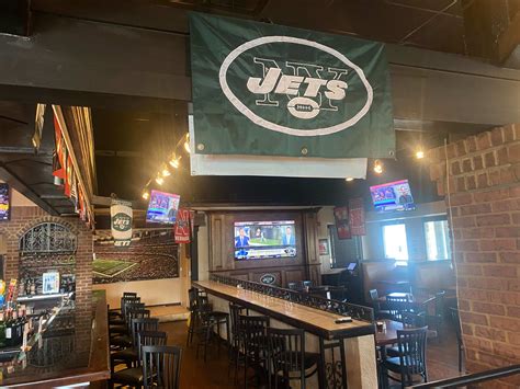 Where to Eat & Watch Football If You're Not a Falcons Fan - Atlanta