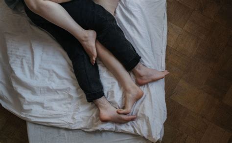 In Vertrouwen ‘mijn Man Moedigt Mij Aan Om Sex Te Hebben Met Een Ander