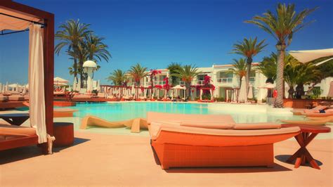 Download 1920x1080 Resort Hotel Luxury Palms Pool