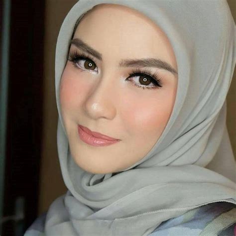Simple Makeup With Hijab Tutorial And Hijab Makeup Tips Hijab Makeup Simple Makeup Flawless