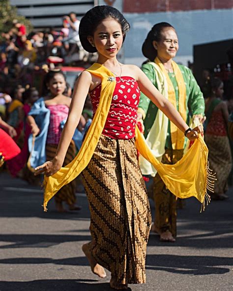 Javanese Dancer Performing Tari Gambyong Baju Tari Kostum Tari Penari