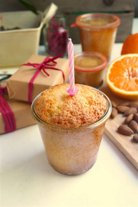 Große kaffeetassen oder teetassen (gern auch aus robustem glas) funktionieren genauso. Orangenkuchen mit Mandeln & weißer Schokolade - Ein Kuchen ...