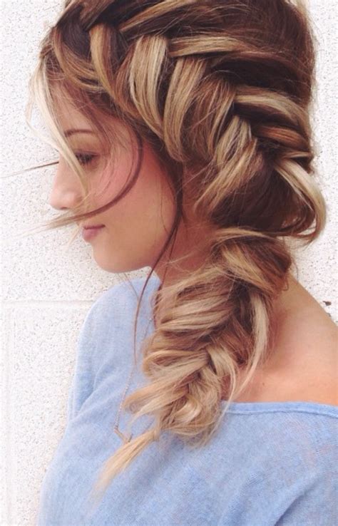 This halo side braid with a ponytail is appropriate for hanging out with friends or attending a business meeting. Side fish braid | Hair | Pinterest | Fish, Dutch fishtail ...