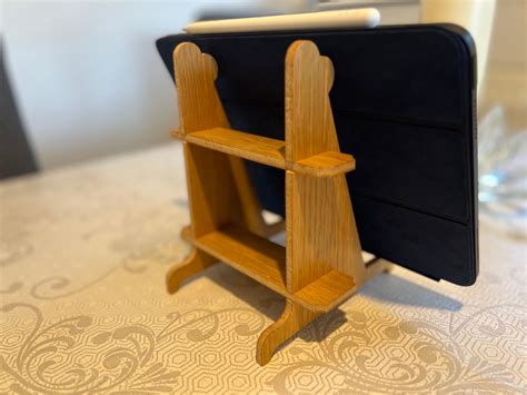 Wooden Oak Ipad Tablet Stand Suitable For Most Ipads And Tablets