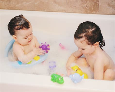 bath time bonding for siblings oh happy play