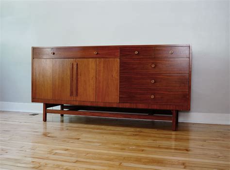 Need a place to stash your kids toys in the living room or your art supplies in your studio? str8mcm: Mid Century Modern Buffet/China Cabinet