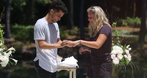 Apr 24, 1994 · how old is jordan fisher? Jordan Fisher Shares Full Proposal Video to Fiancee Ellie ...