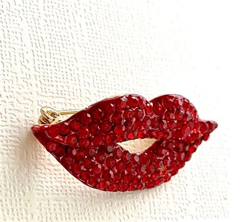 red rhinestone lips brooch box included ebay