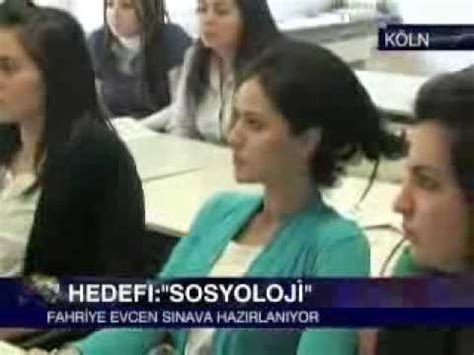 Fahriye evcen, 4 haziran 1986 yılında almanya, solingen'de dünyaya geldi. Global Academia 'da YÇS ye hazırlanan Yaprak Dökümü ...