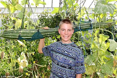 keegan meyers breaks guinness world records for world s largest cucumber andnowuknow
