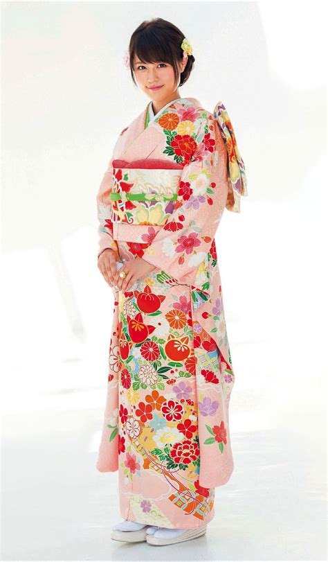 Kasumi Arimura Japanese actress in hulisode 着物ファッション 着物 浴衣美人