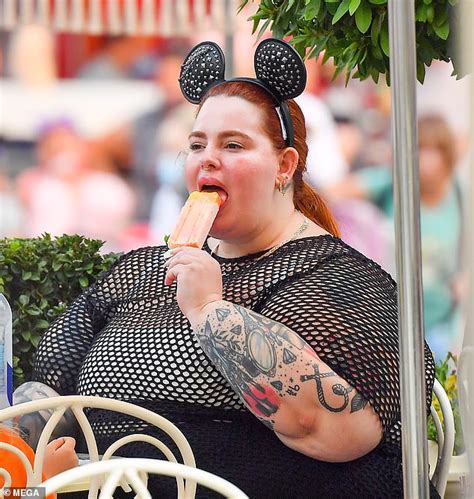 Tess Holliday Cools Off With An Ice Lolly While Enjoying A Day Out At Disney