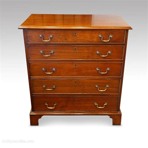 Late Georgian Mahogany Small Chest Of Drawers Antiques Atlas
