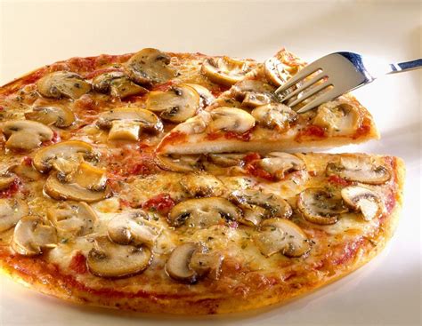 Sliced Mushroom Pizza Recipe Eat Smarter Usa