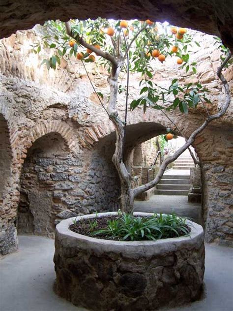 Top 10 Unusual Gardens Around The World Underground Garden Fresno