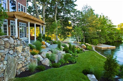 Low Maintenance Landscaping Tips For Your Lake House