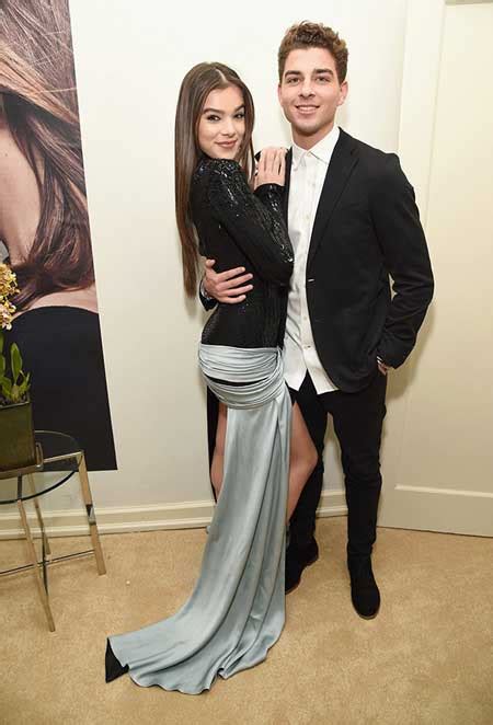 Hollywood S One Of The Cutest Couples Hailee Steinfeld And Niall Horan Are Relationship Goals