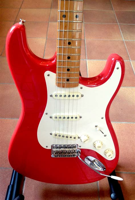Fender Stratocaster 2000s Fiesta Red Guitar For Sale Freddans Musik