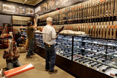 Dicks Sporting Goods Will Stop Selling Guns At 125 Stores