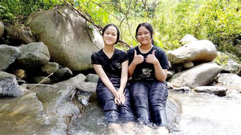 Bikin Betah Hidup Di Kampung Gadis Desa Terbiasa Mandi Di Sumber Mata