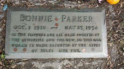 Bonnie Parkers Gravesite Bonnie Parker Bonnie Parker