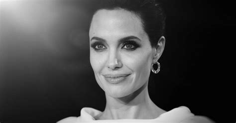 Angelina Jolie Gezicht Voor Mon Guerlain Marie Claire