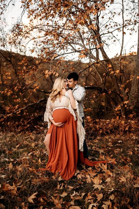 Gorgeous Fall Maternity Photos Maternity Photoshoot Outfits Fall