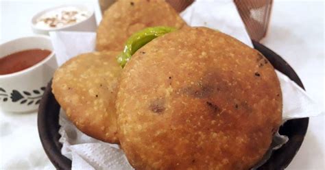 Pyaz Ki Kachori Recipe By Arachana Tanya Cookpad