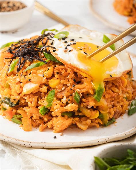 kimchi fried rice kimchi bokkeumbap 김치볶음밥 takes two eggs