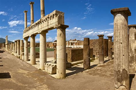 Pompeii now - Villa Belvedere Italia