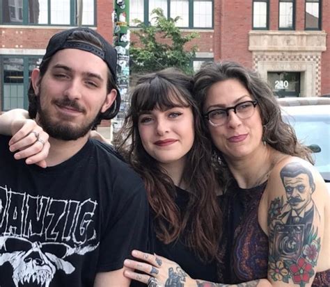 american pickers star danielle colby s daughter memphis 21 goes all naked in new photo after