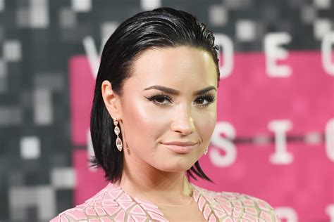 Demi Lovato Has Cancelled Her Tour To Focus On Her Health Girlfriend