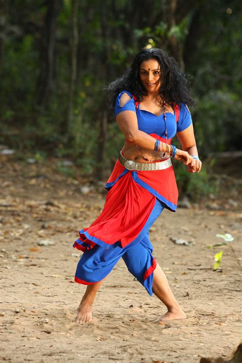 Tfccinemalu swetha menon leg injury scene in rathinirvedham movie. Swetha Menon Spicy Hot Stills in Thaaram Movie - 2 ...
