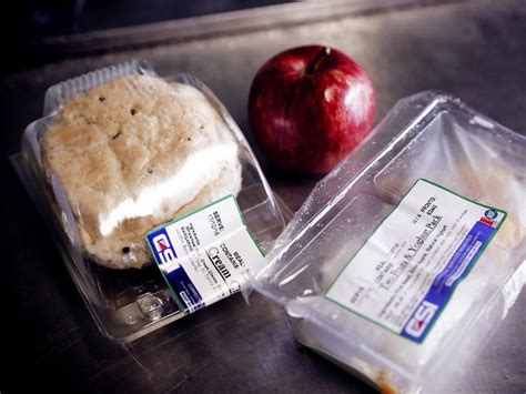Prison Meals Prisoners Faint And Losing Weight On Inmate Meals News