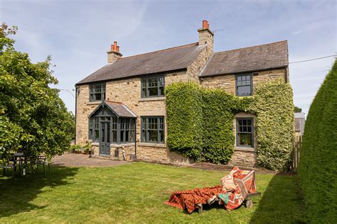 West Broomley Farmhouse | Finest Properties