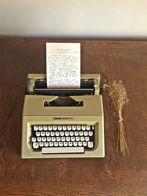 Olivetti Lettera 25 Typewriter Vintage Typewriter Working Typewriter Portable Typing Machine